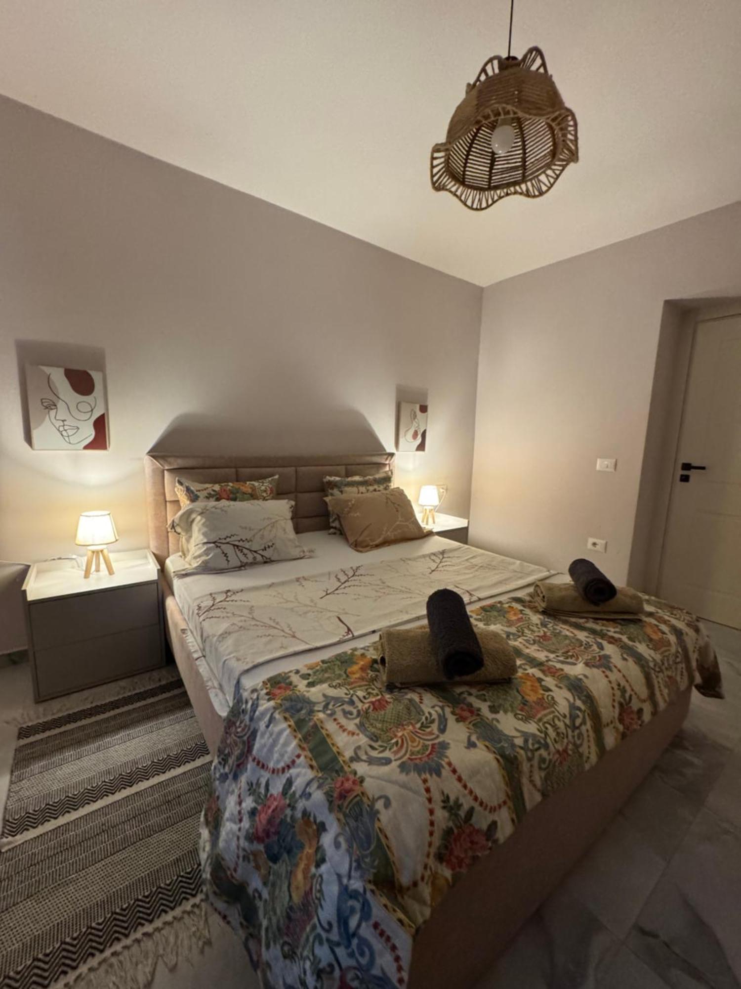 Downtown Deluxe Apartment Shkoder Exterior photo